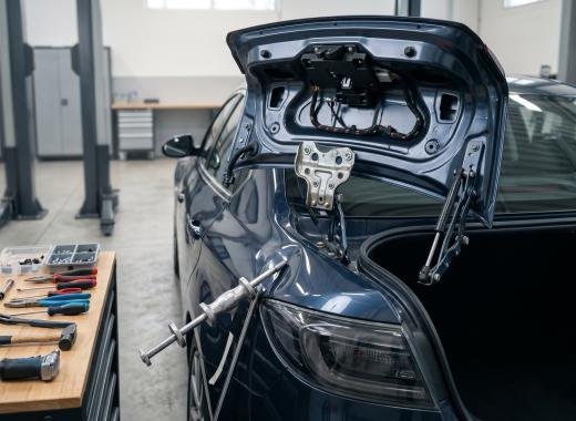 Car Trunk Repair in Dubai